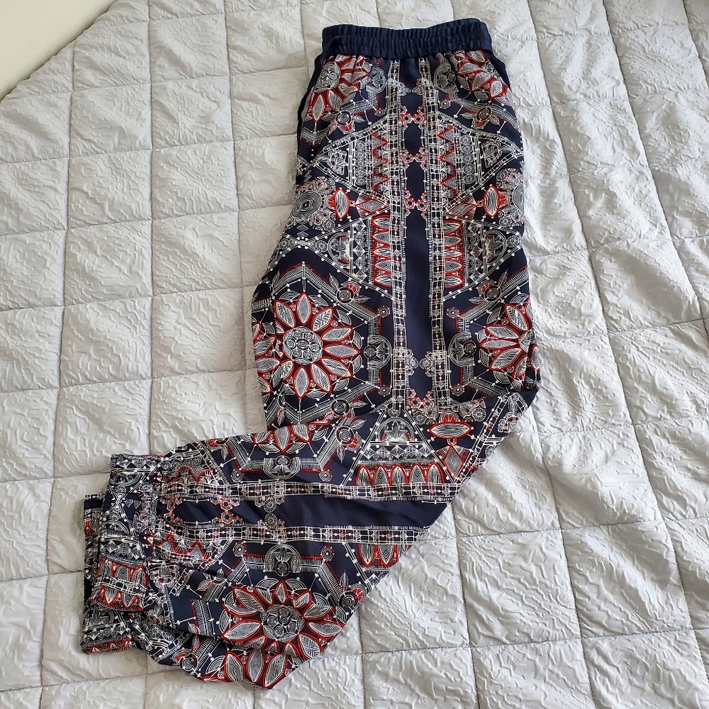 Club Monaco Silky Printed Cropped Jogger Pants